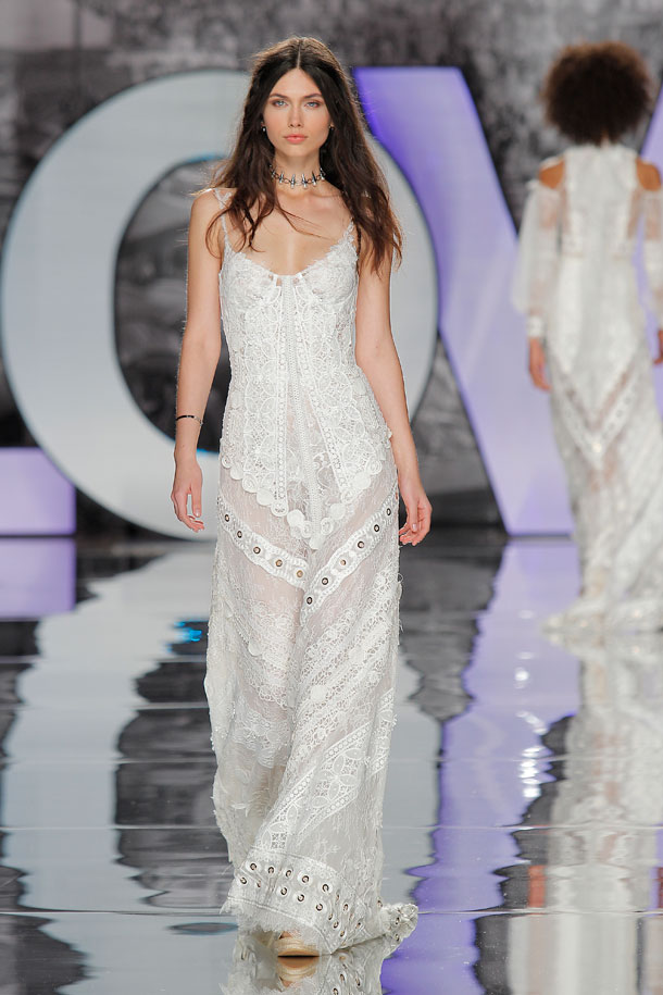 ilovebrides.pt Yolan Cris 2018 Barcelona Bridal Fashion Week 2017